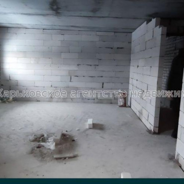 Продам квартиру, Победы просп. , 2 кім., 67 м², без отделочных работ 