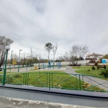 Продам квартиру, Букова ул. , 2  ком., 50 м², без отделочных работ 