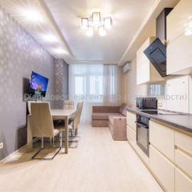 Продам квартиру, Григоровское шоссе , 2  ком., 86 м², евроремонт