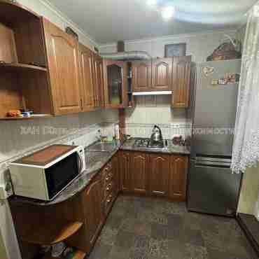 Продам квартиру, Гвардейцев Широнинцев ул. , 1 кім., 40 м², косметический ремонт 