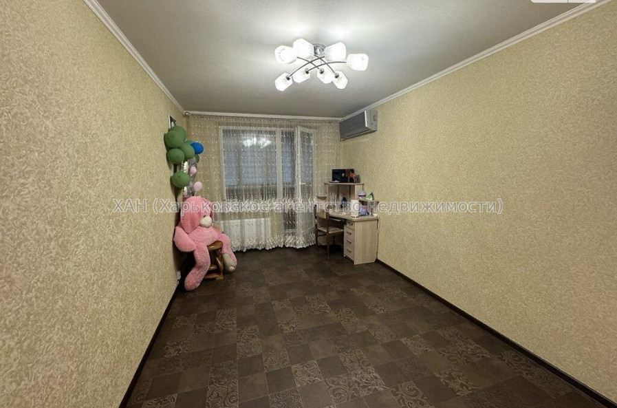 Продам квартиру, Гвардейцев Широнинцев ул. , 1 кім., 40 м², косметический ремонт 