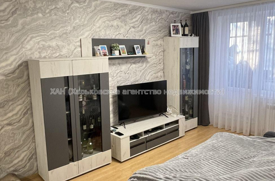 Продам квартиру, Гвардейцев Широнинцев ул. , 1  ком., 42 м², евроремонт 