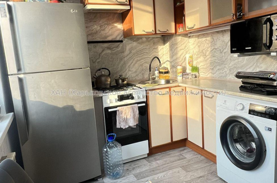 Продам квартиру, Гвардейцев Широнинцев ул. , 1  ком., 42 м², евроремонт 