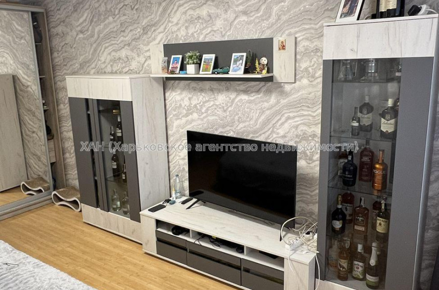 Продам квартиру, Гвардейцев Широнинцев ул. , 1  ком., 42 м², евроремонт 