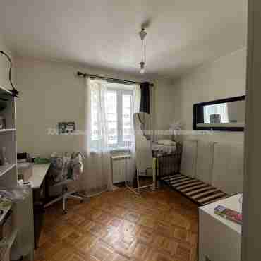 Продам квартиру, Клочковская ул. , 4  ком., 82 м², советский ремонт 