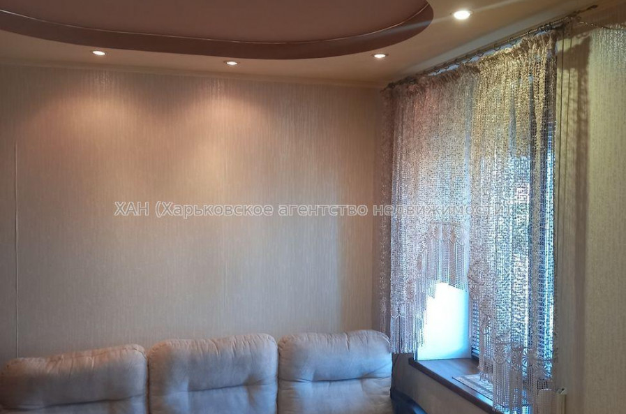 Продам квартиру, Яблоневая ул. , 2 кім., 69 м², капитальный ремонт 