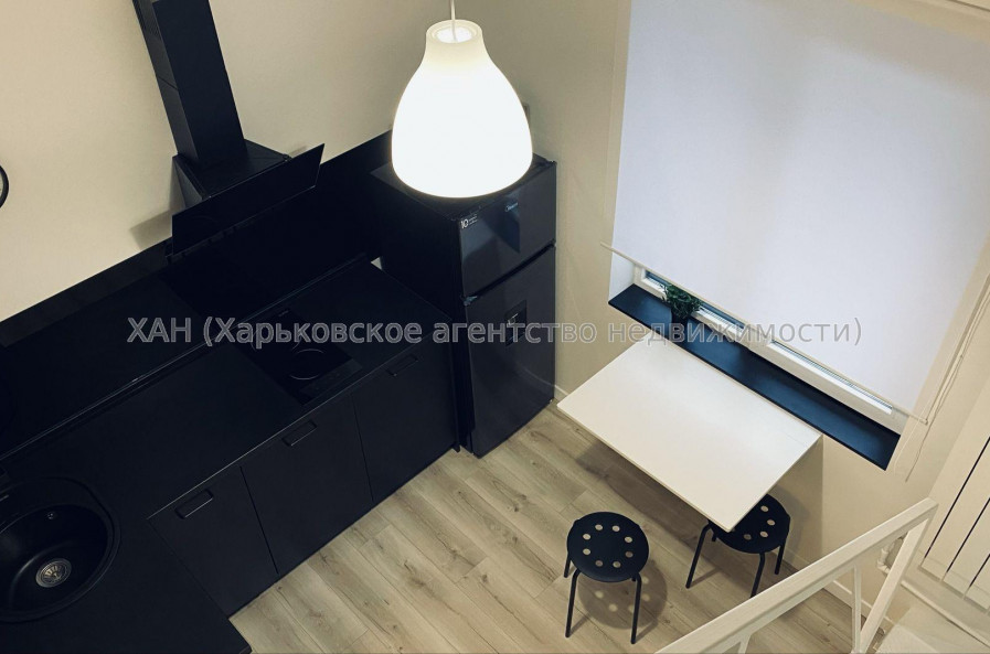 Продам квартиру, Хмельницкого Богдана ул. , 1 кім., 27 м², авторский дизайн 