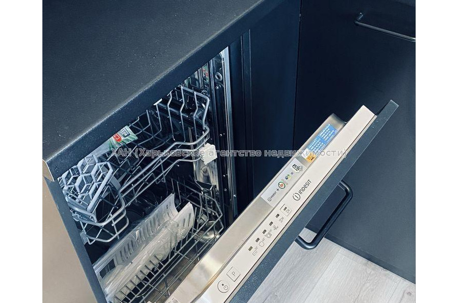 Продам квартиру, Хмельницкого Богдана ул. , 1 кім., 27 м², авторский дизайн 