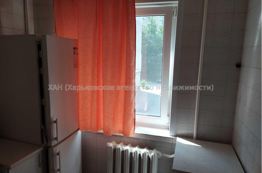 Продам квартиру, Владислава Зубенко ул. , 1 кім., 30.90 м², советский ремонт 