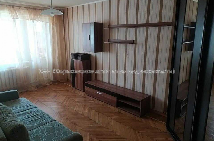 Продам квартиру, Владислава Зубенко ул. , 1 кім., 30.90 м², советский ремонт 