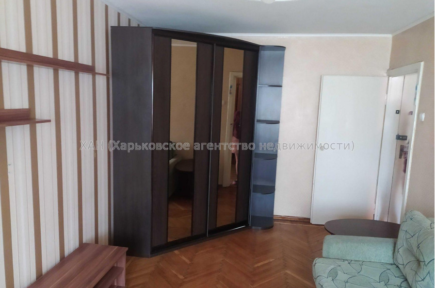 Продам квартиру, Владислава Зубенко ул. , 1 кім., 30.90 м², советский ремонт 