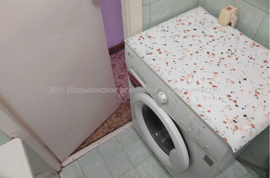Продам квартиру, Владислава Зубенко ул. , 1 кім., 30.90 м², советский ремонт 