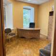 Продам нежитлову нерухомість, офис в многоквартирном доме , 3 кім., 67 м², частичный ремонт 