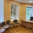 Продам нежитлову нерухомість, офис в многоквартирном доме , 3 кім., 67 м², частичный ремонт 