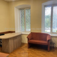 Продам нежитлову нерухомість, офис в многоквартирном доме , 3 кім., 67 м², частичный ремонт 