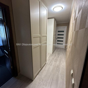 Продам квартиру, Льва Ландау просп. , 4 кім., 101 м², капитальный ремонт 