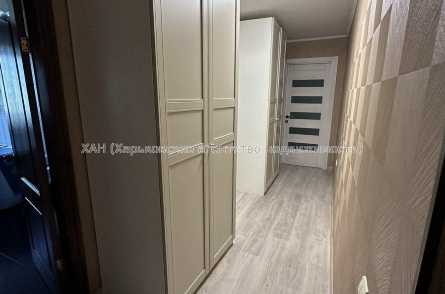 Продам квартиру, Льва Ландау просп. , 4 кім., 101 м², капитальный ремонт 