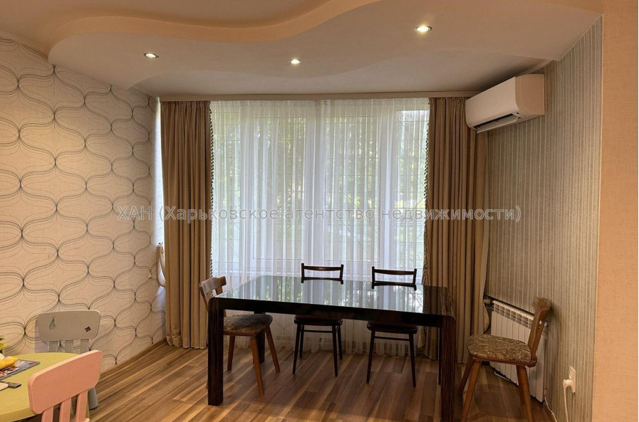 Продам квартиру, Льва Ландау просп. , 4  ком., 101 м², капитальный ремонт 
