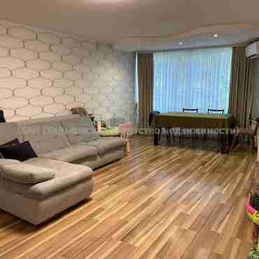 Продам квартиру, Льва Ландау просп. , 4  ком., 101 м², капитальный ремонт 