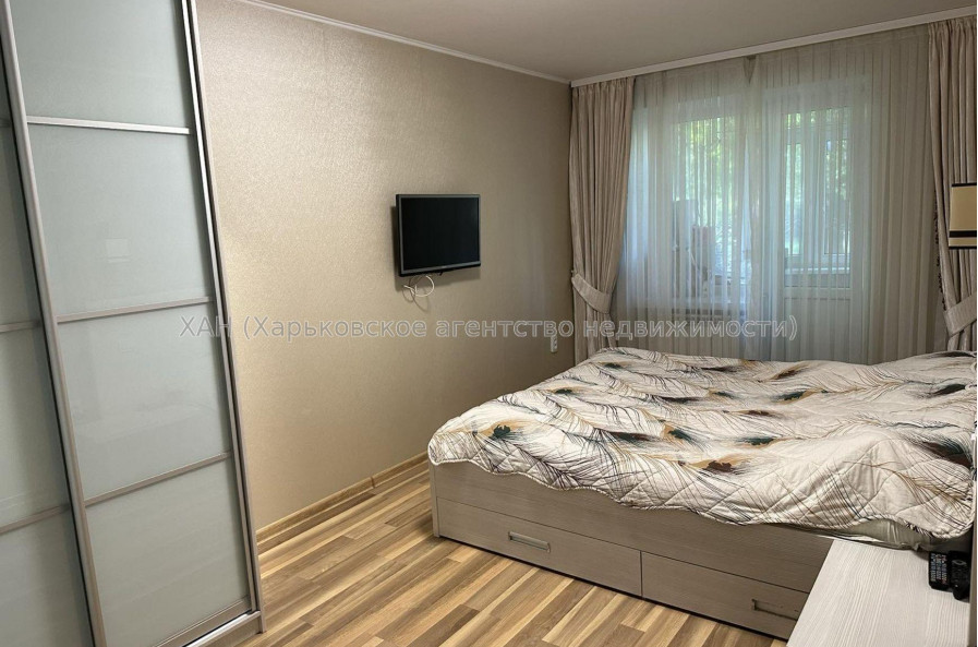 Продам квартиру, Льва Ландау просп. , 4  ком., 101 м², капитальный ремонт 