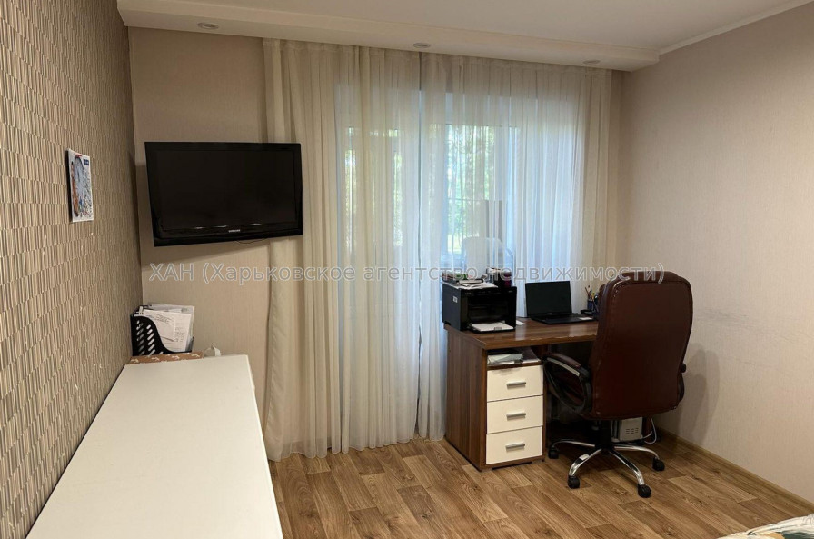 Продам квартиру, Льва Ландау просп. , 4  ком., 101 м², капитальный ремонт 