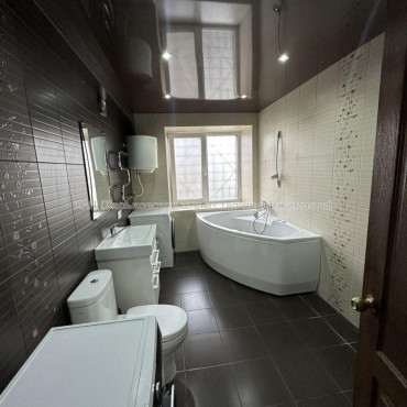 Продам квартиру, Льва Ландау просп. , 4  ком., 101 м², капитальный ремонт 