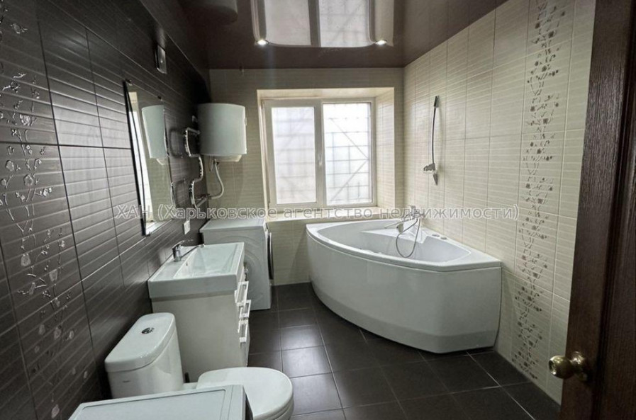 Продам квартиру, Льва Ландау просп. , 4  ком., 101 м², капитальный ремонт 