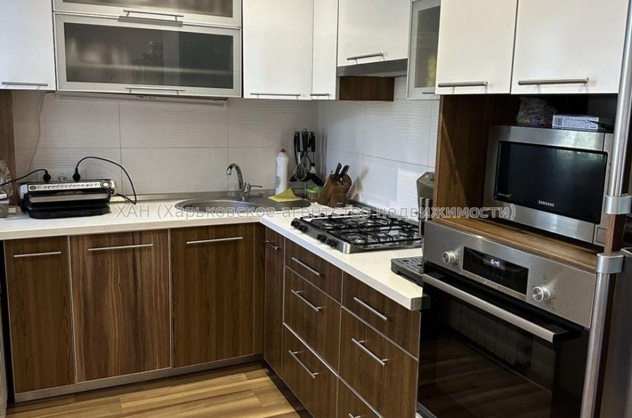 Продам квартиру, Льва Ландау просп. , 4  ком., 101 м², капитальный ремонт 