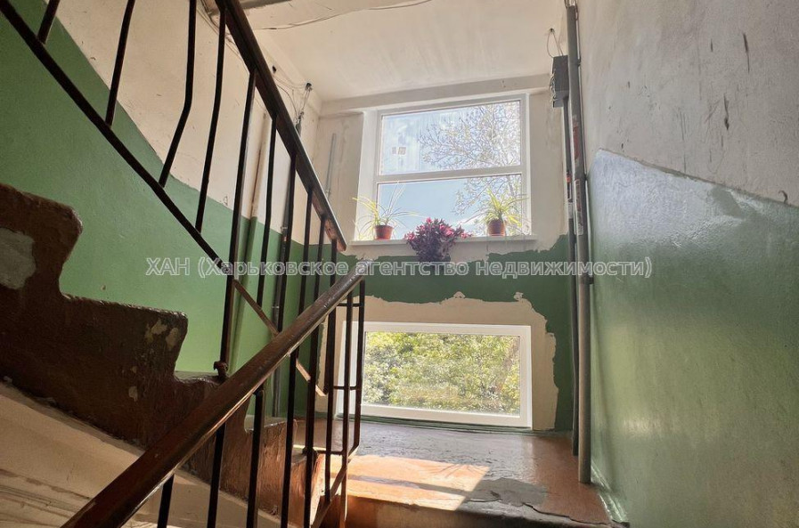 Продам квартиру, 23 Августа ул. , 1  ком., 32 м², капитальный ремонт 
