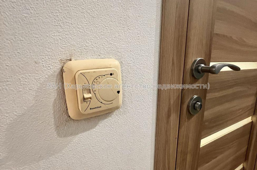 Продам квартиру, 23 Августа ул. , 1  ком., 32 м², капитальный ремонт 