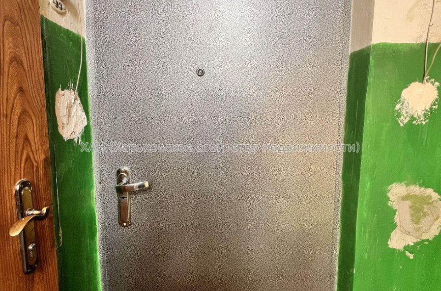 Продам квартиру, 23 Августа ул. , 1  ком., 32 м², капитальный ремонт 
