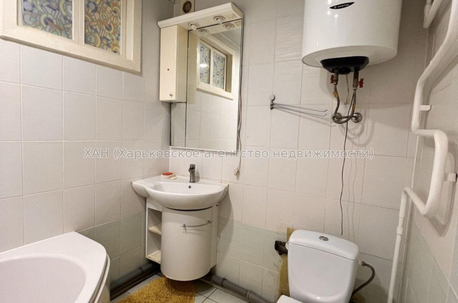 Продам квартиру, 23 Августа ул. , 1  ком., 32 м², капитальный ремонт 