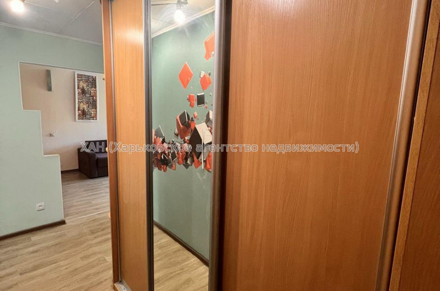 Продам квартиру, 23 Августа ул. , 1  ком., 32 м², капитальный ремонт 