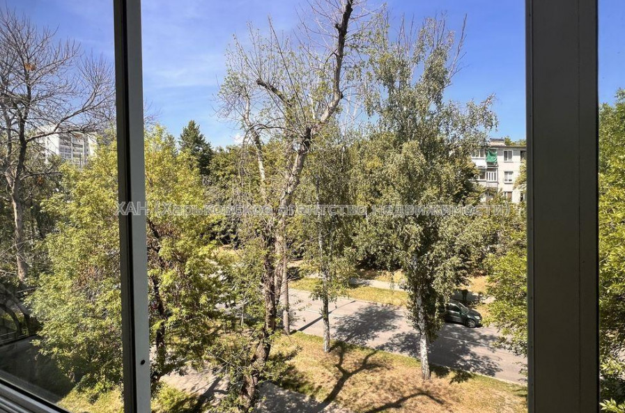 Продам квартиру, 23 Августа ул. , 1  ком., 32 м², капитальный ремонт 