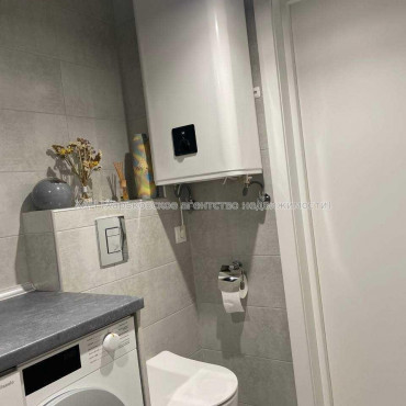 Продам квартиру, Людвига Свободы просп. , 2 кім., 70 м², евроремонт 