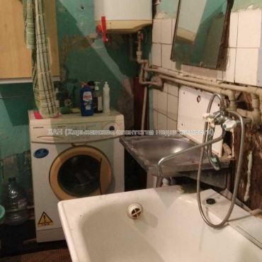 Продам квартиру, Фейербаха площ. , 3 кім., 50 м², советский ремонт 