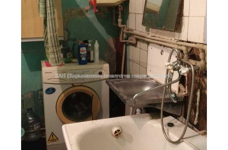 Продам квартиру, Фейербаха площ. , 3 кім., 50 м², советский ремонт 