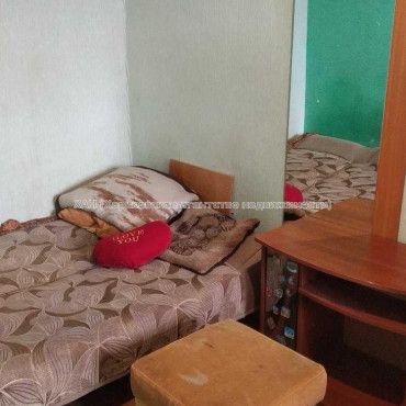 Продам квартиру, Фейербаха площ. , 3  ком., 50 м², советский ремонт 