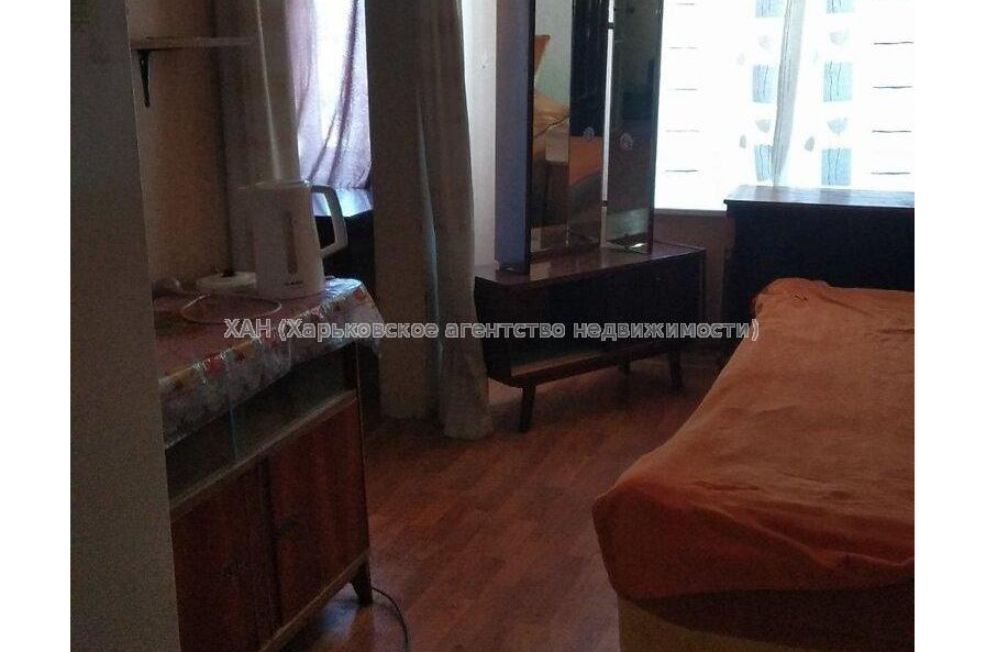Продам квартиру, Фейербаха площ. , 3 кім., 50 м², советский ремонт 