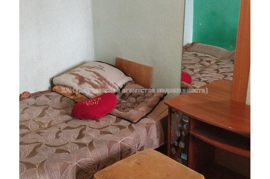 Продам квартиру, Фейербаха площ. , 3 кім., 50 м², советский ремонт 