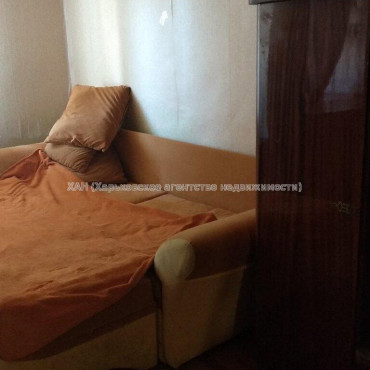 Продам квартиру, Фейербаха площ. , 3 кім., 50 м², советский ремонт 