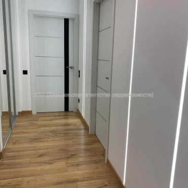 Продам квартиру, Победы просп. , 2  ком., 77 м², евроремонт 