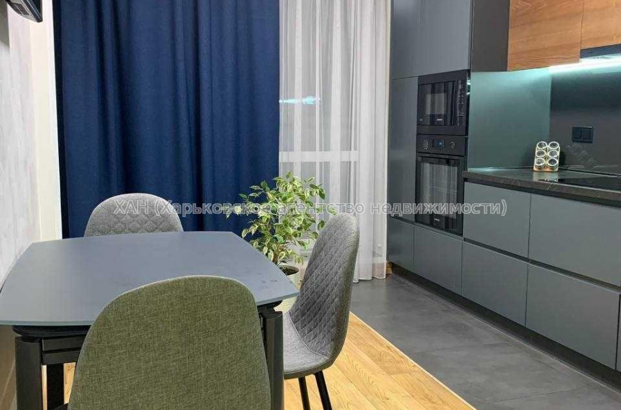 Продам квартиру, Победы просп. , 2  ком., 77 м², евроремонт 
