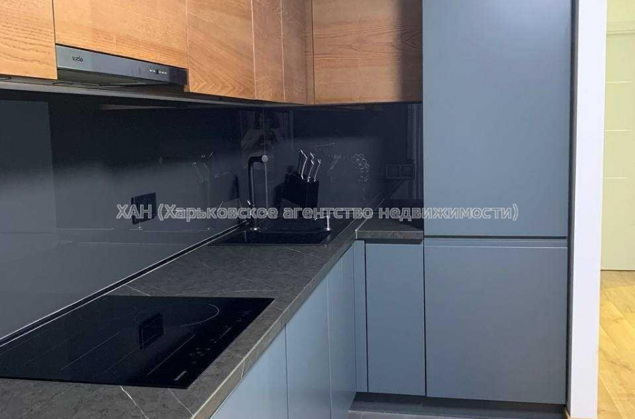 Продам квартиру, Победы просп. , 2  ком., 77 м², евроремонт 