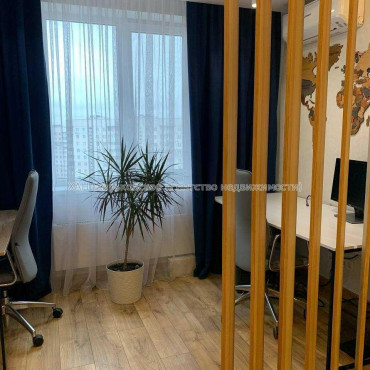 Продам квартиру, Победы просп. , 2  ком., 77 м², евроремонт 