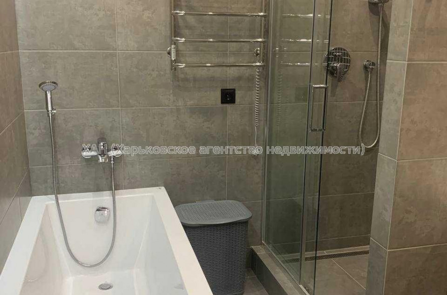 Продам квартиру, Победы просп. , 2  ком., 77 м², евроремонт 