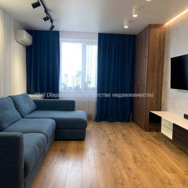 Продам квартиру, Победы просп. , 2  ком., 77 м², евроремонт 