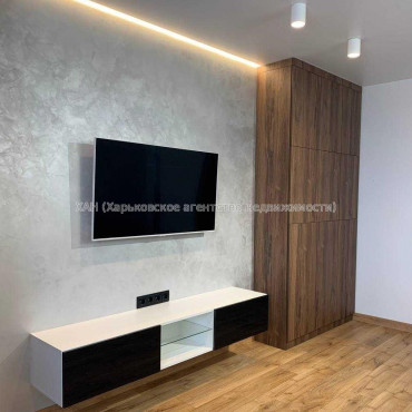 Продам квартиру, Победы просп. , 2  ком., 77 м², евроремонт 