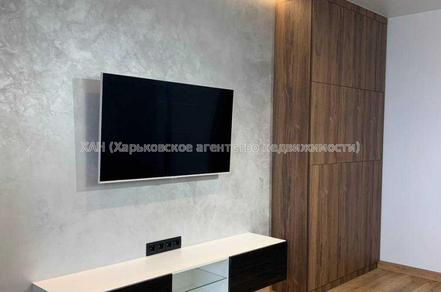 Продам квартиру, Победы просп. , 2  ком., 77 м², евроремонт 
