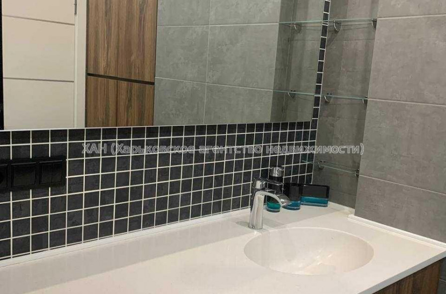 Продам квартиру, Победы просп. , 2  ком., 77 м², евроремонт 